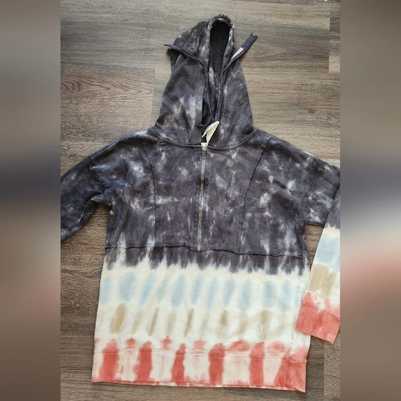 Wonderly Half Zip Hoodie - Picture 1 of 6